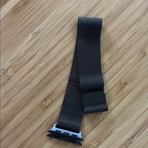 Apple Space Gray Milanese Loop